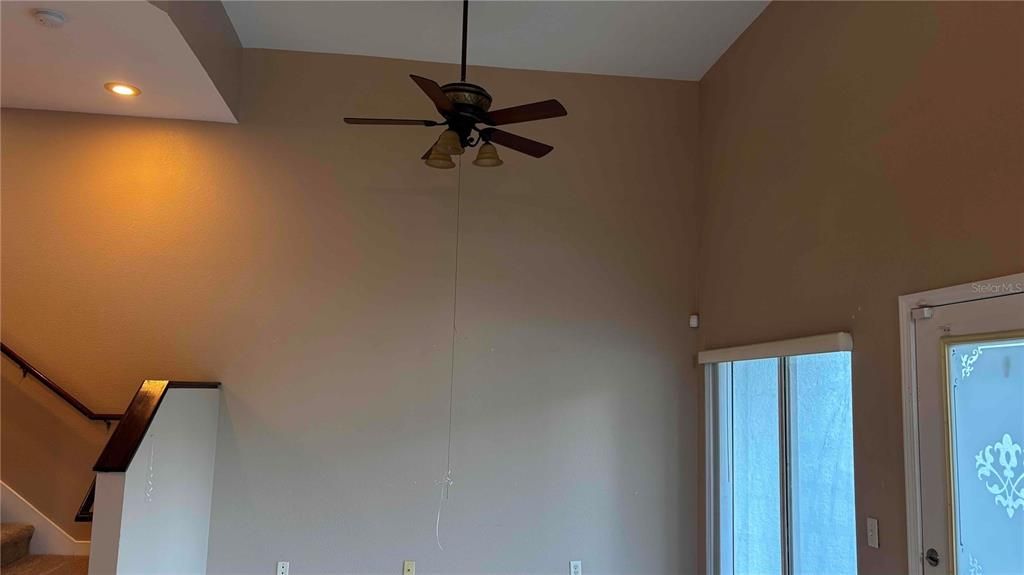 В аренду: $2,399 (3 спален, 3 ванн, 1633 Квадратных фут)