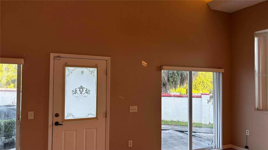 В аренду: $2,399 (3 спален, 3 ванн, 1633 Квадратных фут)