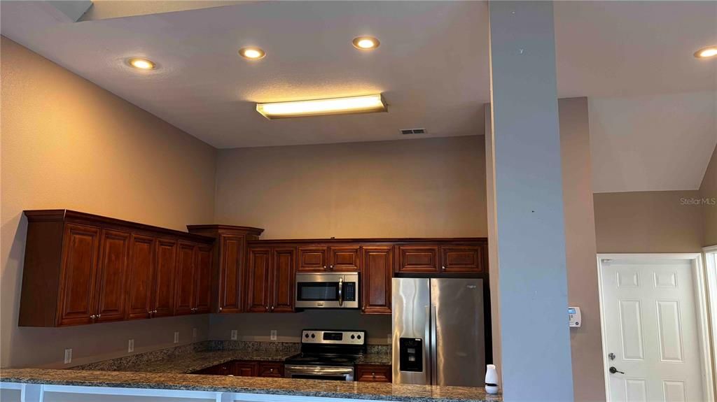 В аренду: $2,399 (3 спален, 3 ванн, 1633 Квадратных фут)