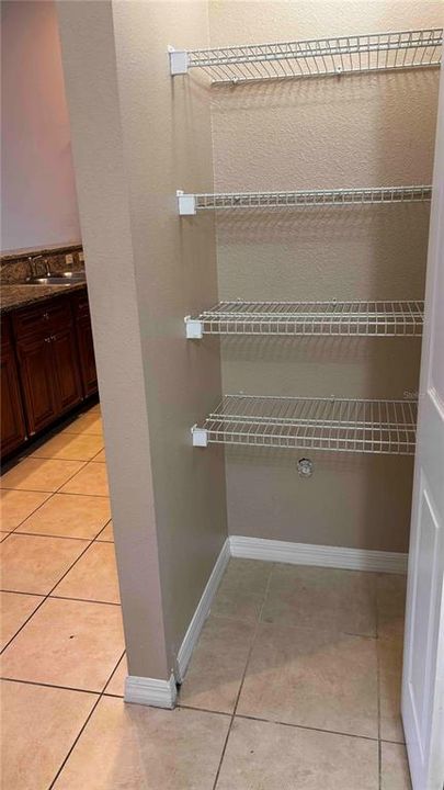 В аренду: $2,399 (3 спален, 3 ванн, 1633 Квадратных фут)