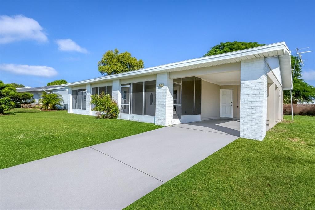 For Sale: $250,000 (3 beds, 3 baths, 1166 Square Feet)