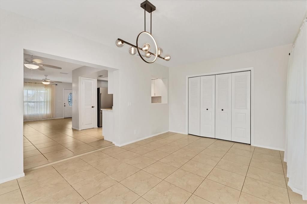 For Sale: $250,000 (3 beds, 3 baths, 1166 Square Feet)