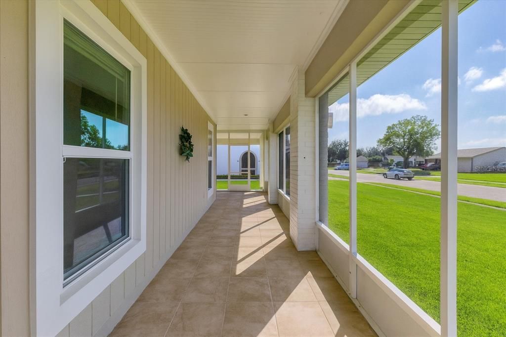 For Sale: $250,000 (3 beds, 3 baths, 1166 Square Feet)