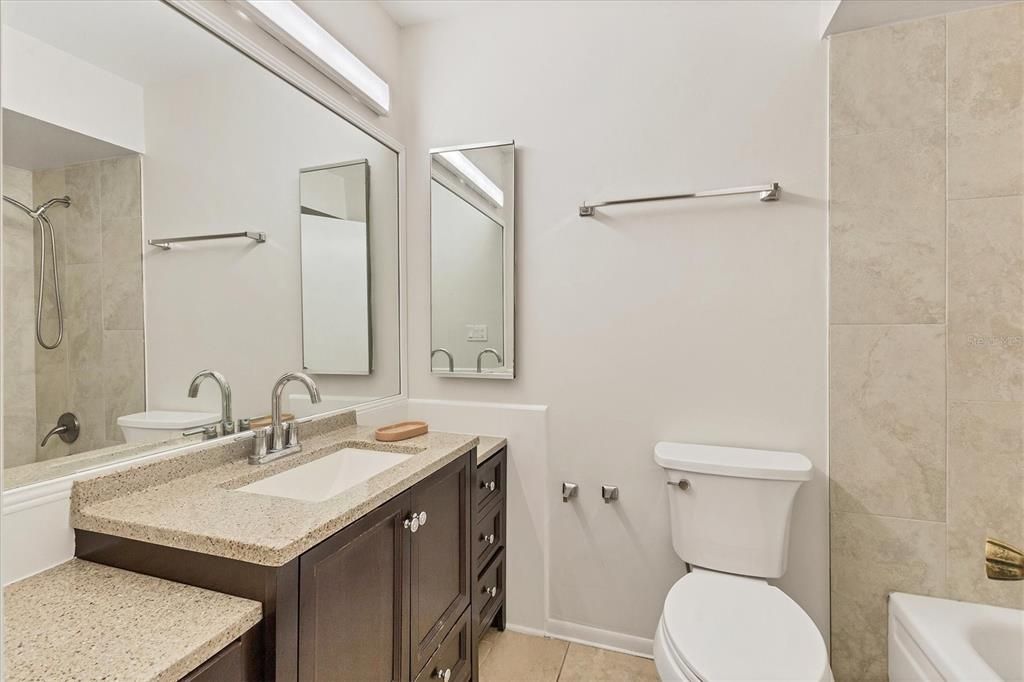 For Sale: $250,000 (3 beds, 3 baths, 1166 Square Feet)