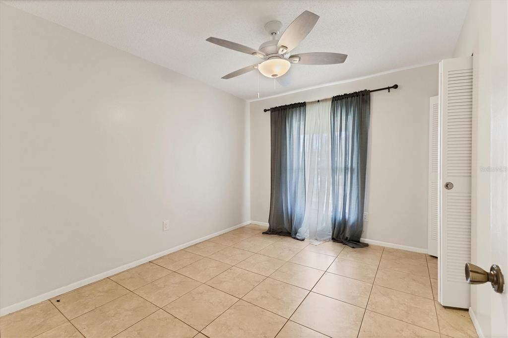 For Sale: $250,000 (3 beds, 3 baths, 1166 Square Feet)