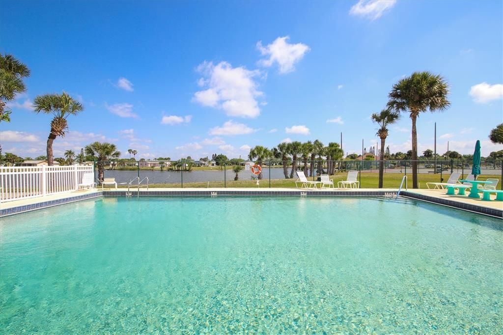 For Sale: $250,000 (3 beds, 3 baths, 1166 Square Feet)