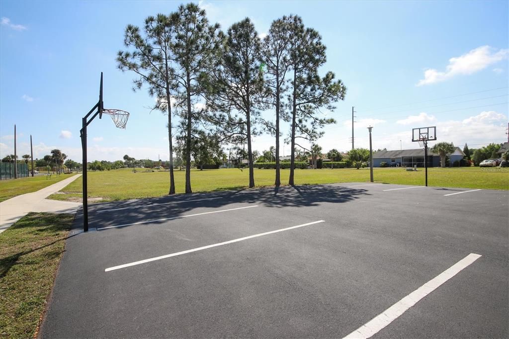 For Sale: $250,000 (3 beds, 3 baths, 1166 Square Feet)