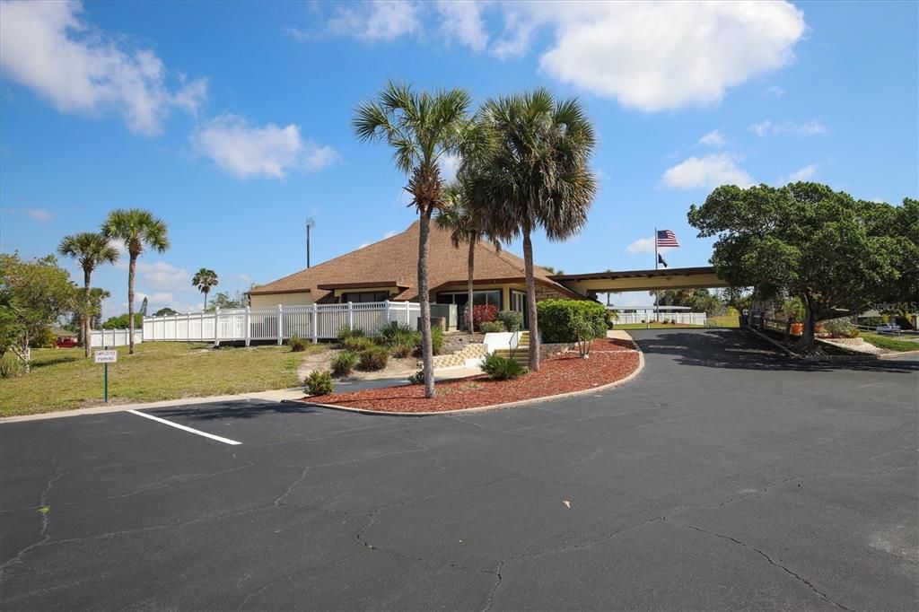 For Sale: $250,000 (3 beds, 3 baths, 1166 Square Feet)