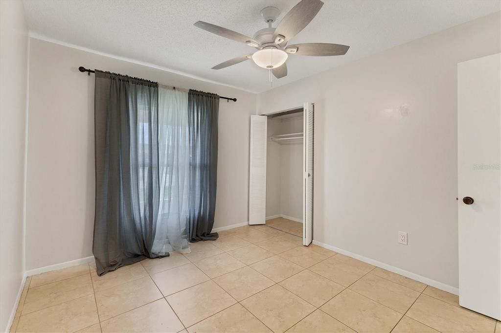 For Sale: $250,000 (3 beds, 3 baths, 1166 Square Feet)