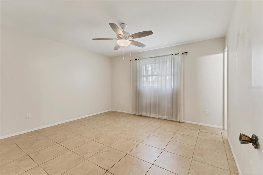 For Sale: $250,000 (3 beds, 3 baths, 1166 Square Feet)