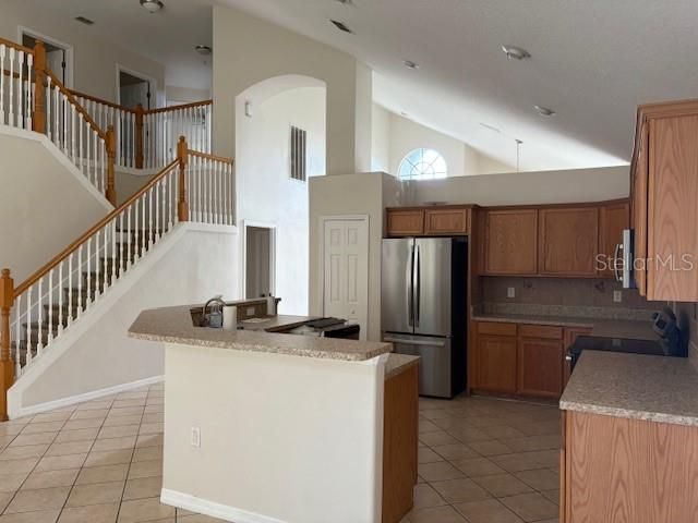 For Rent: $2,300 (4 beds, 2 baths, 2420 Square Feet)