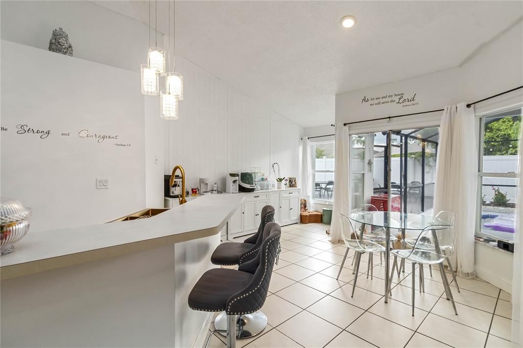 待售: $489,900 (5 贝兹, 2 浴室, 2059 平方英尺)