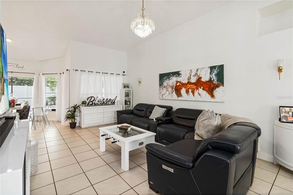 待售: $489,900 (5 贝兹, 2 浴室, 2059 平方英尺)