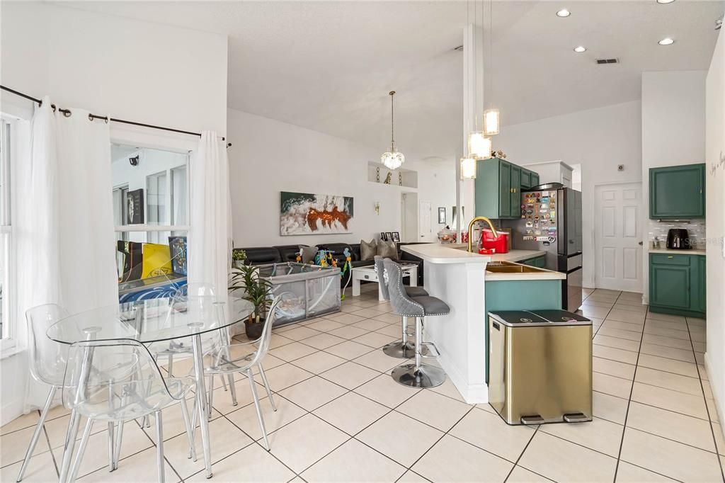 待售: $489,900 (5 贝兹, 2 浴室, 2059 平方英尺)