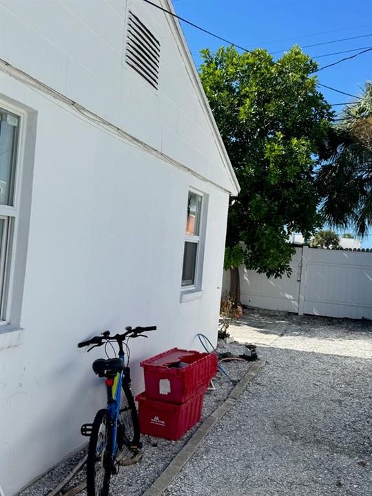 待售: $750,000 (5 贝兹, 0 浴室, 1598 平方英尺)