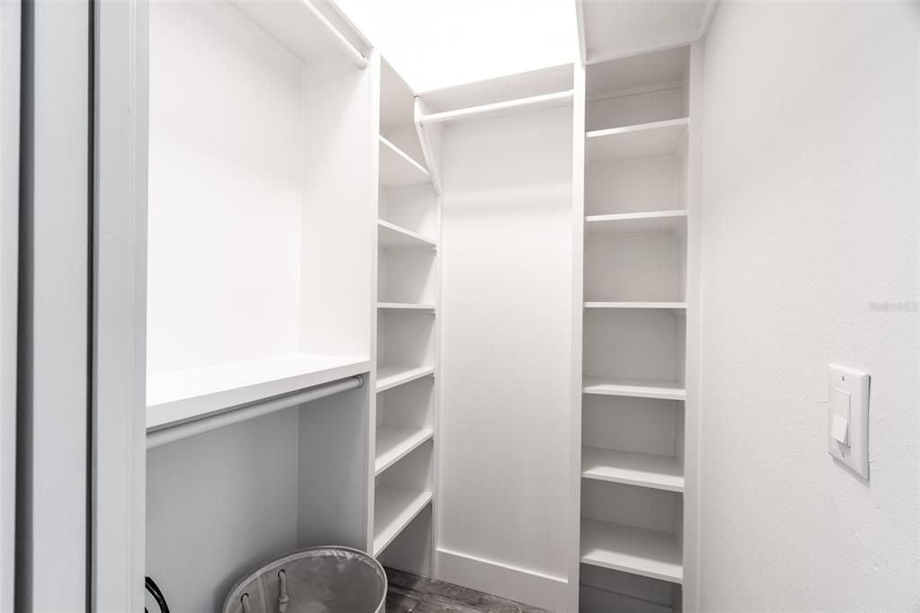 For Sale: $419,900 (4 beds, 2 baths, 1841 Square Feet)