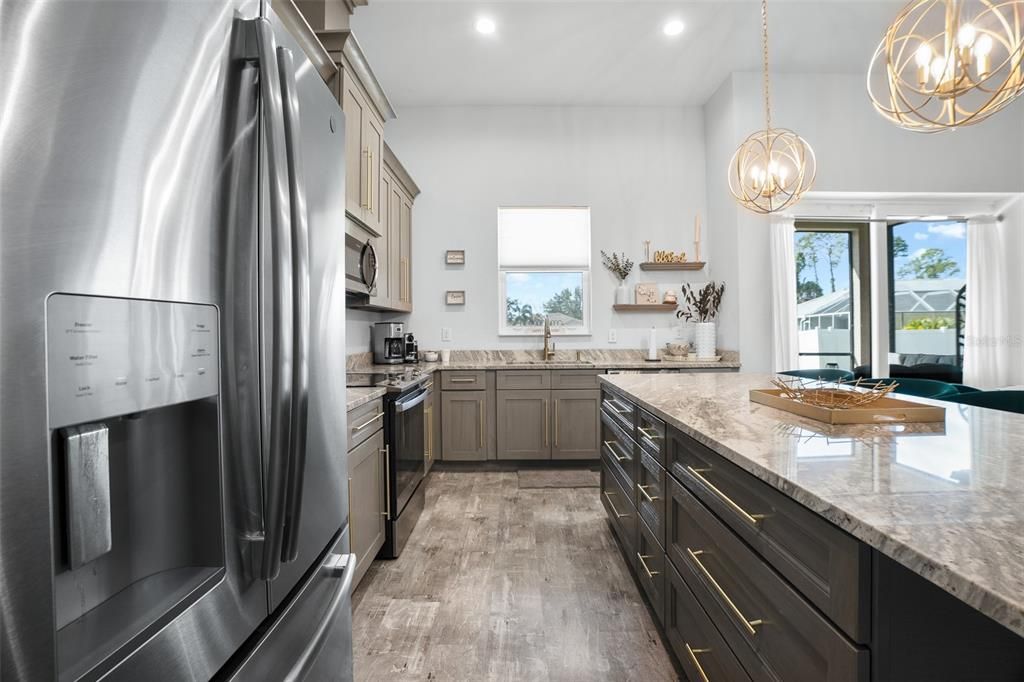 For Sale: $419,900 (4 beds, 2 baths, 1841 Square Feet)