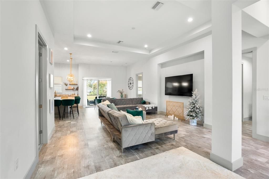 For Sale: $419,900 (4 beds, 2 baths, 1841 Square Feet)