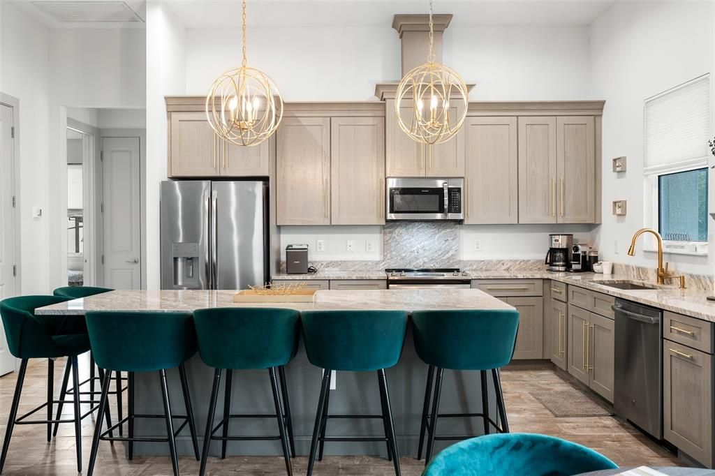 For Sale: $419,900 (4 beds, 2 baths, 1841 Square Feet)