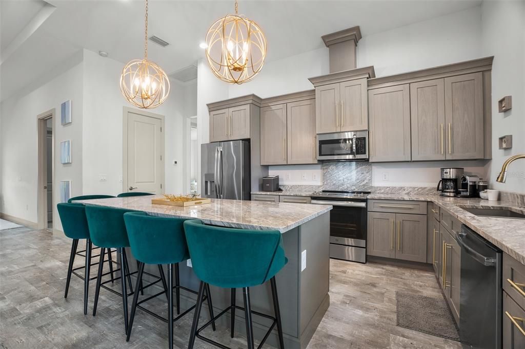 For Sale: $419,900 (4 beds, 2 baths, 1841 Square Feet)