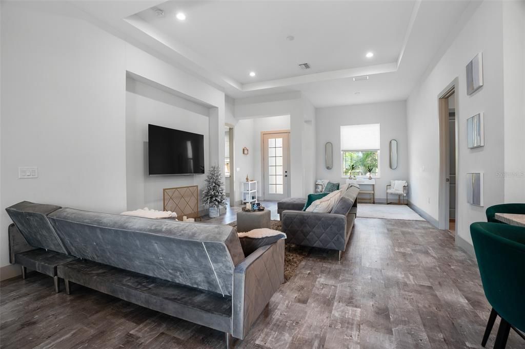 For Sale: $419,900 (4 beds, 2 baths, 1841 Square Feet)