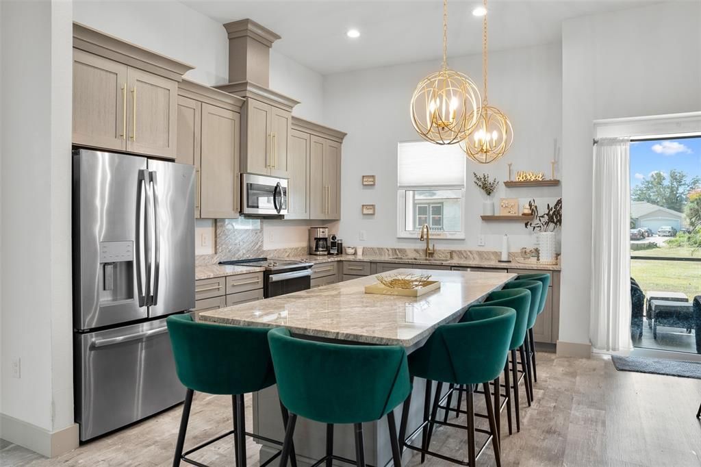 For Sale: $419,900 (4 beds, 2 baths, 1841 Square Feet)