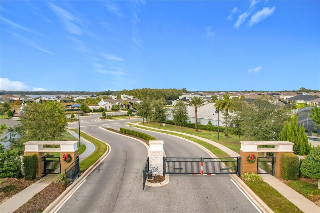 出租: $4,985 (5 贝兹, 4 浴室, 3337 平方英尺)