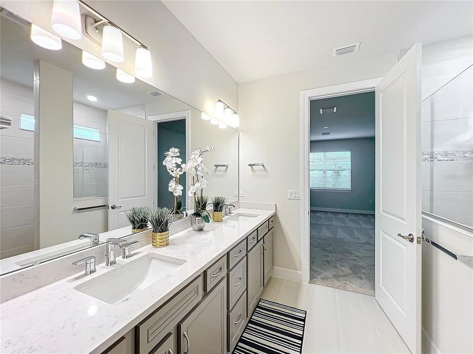 出租: $4,985 (5 贝兹, 4 浴室, 3337 平方英尺)