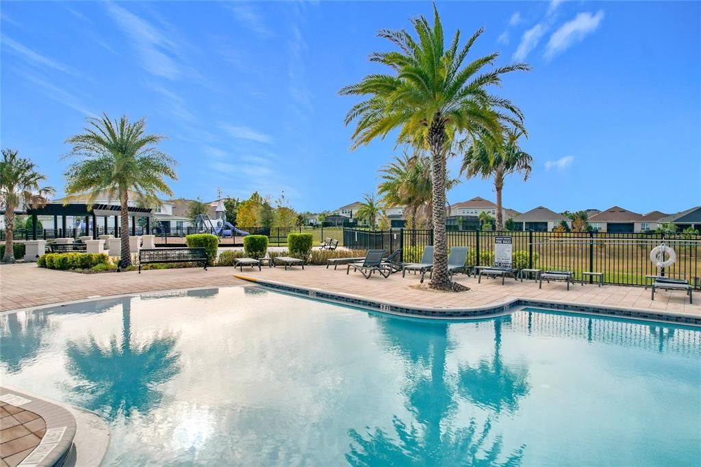 出租: $4,985 (5 贝兹, 4 浴室, 3337 平方英尺)