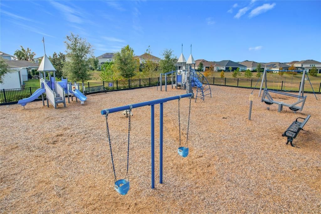 出租: $4,985 (5 贝兹, 4 浴室, 3337 平方英尺)