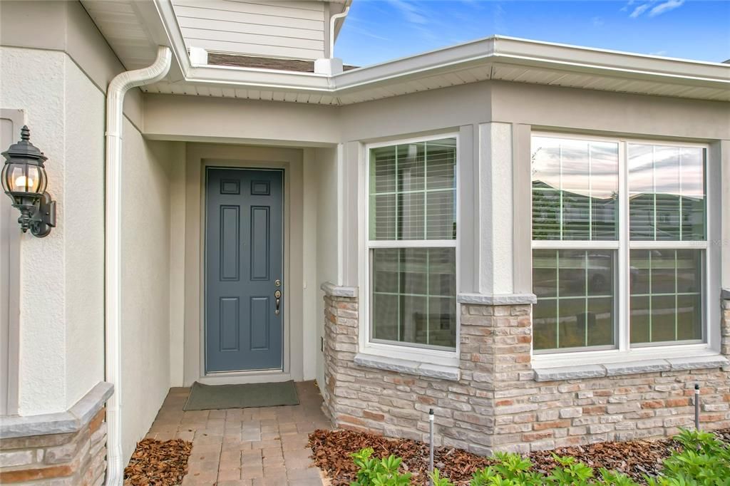 出租: $4,985 (5 贝兹, 4 浴室, 3337 平方英尺)