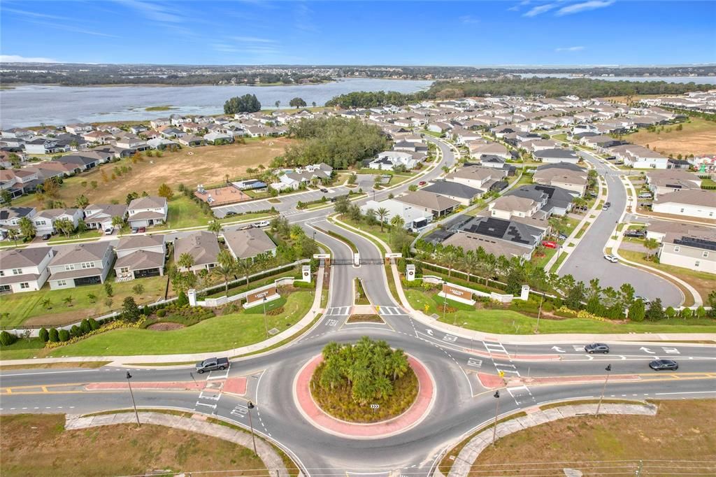 出租: $4,985 (5 贝兹, 4 浴室, 3337 平方英尺)