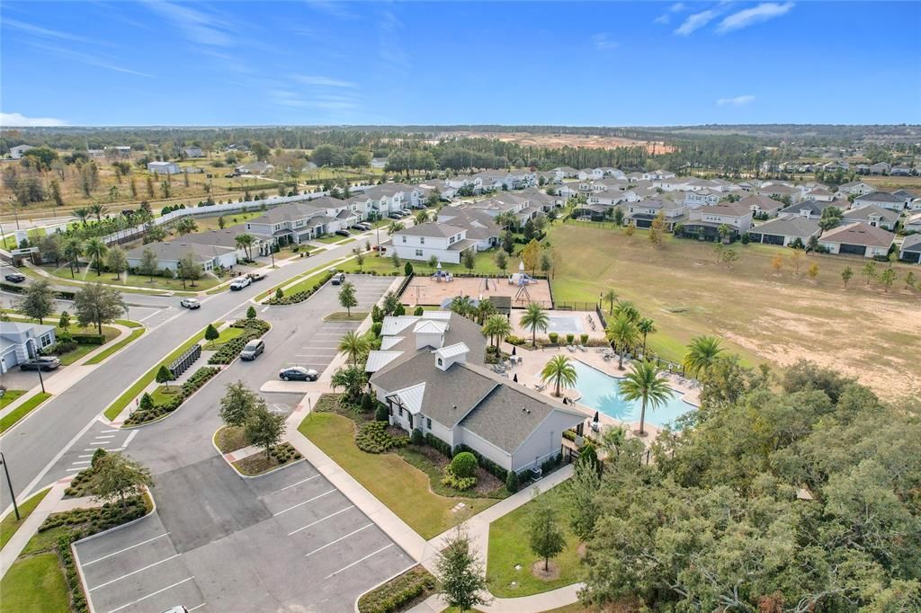 出租: $4,985 (5 贝兹, 4 浴室, 3337 平方英尺)