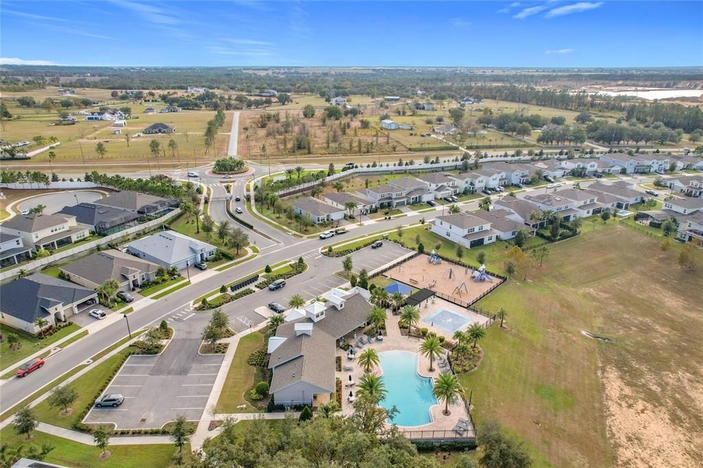 出租: $4,985 (5 贝兹, 4 浴室, 3337 平方英尺)