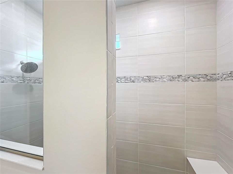 出租: $4,985 (5 贝兹, 4 浴室, 3337 平方英尺)