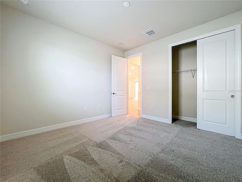 出租: $4,985 (5 贝兹, 4 浴室, 3337 平方英尺)