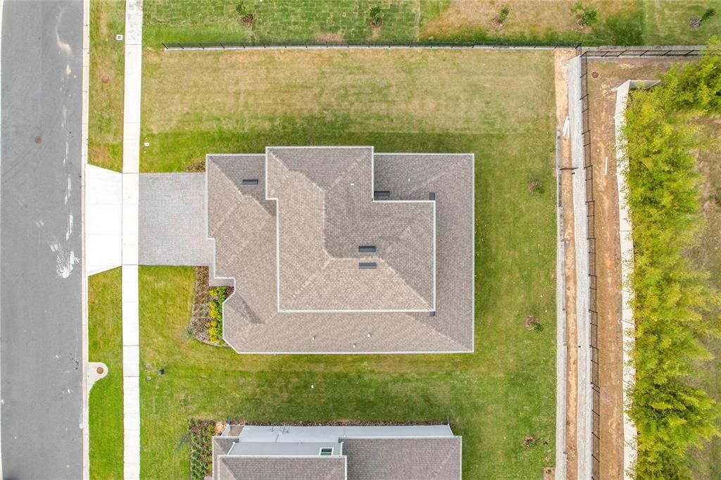 出租: $4,985 (5 贝兹, 4 浴室, 3337 平方英尺)