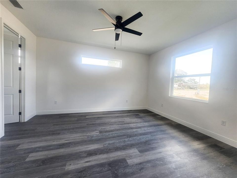 待售: $407,000 (4 贝兹, 2 浴室, 1706 平方英尺)