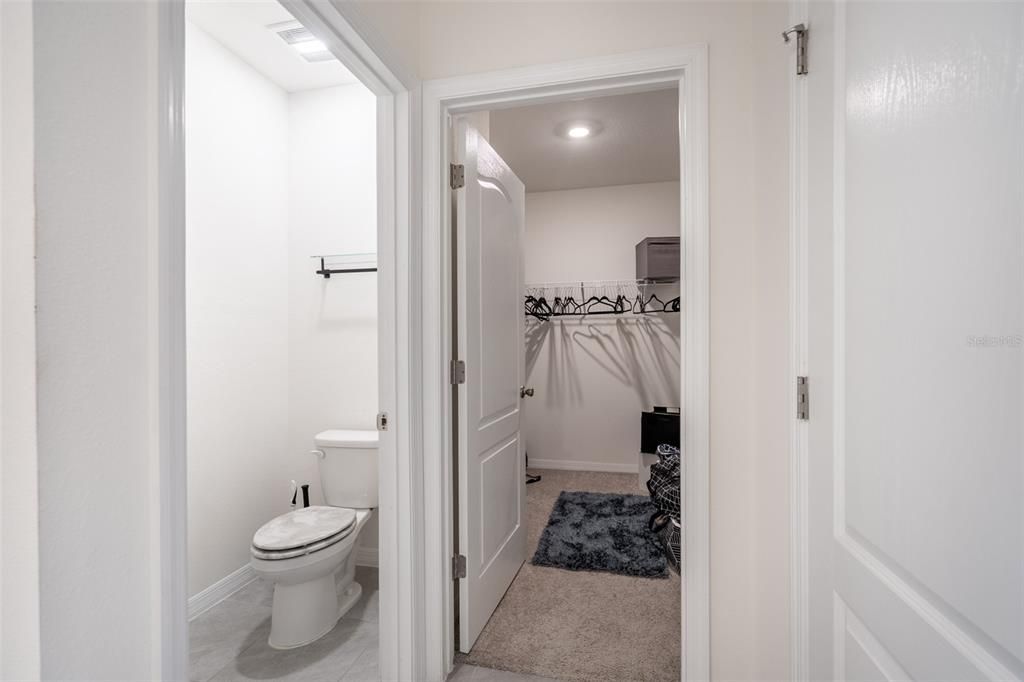 На продажу: $335,900 (4 спален, 2 ванн, 1872 Квадратных фут)