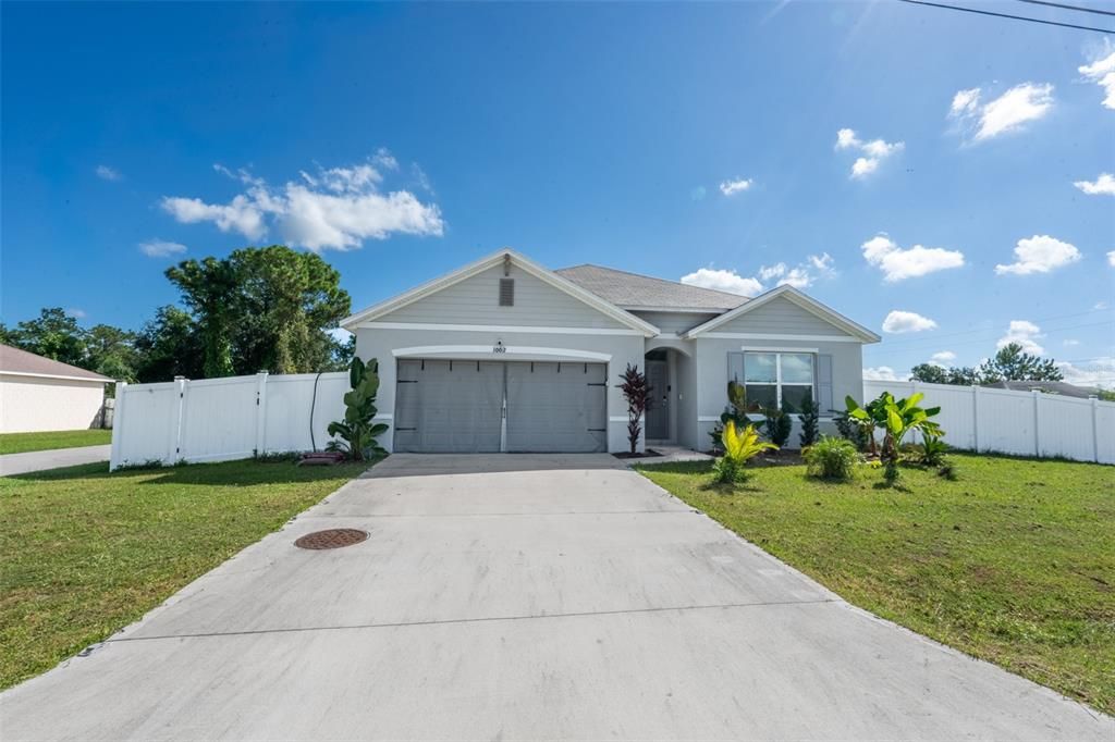 На продажу: $335,900 (4 спален, 2 ванн, 1872 Квадратных фут)