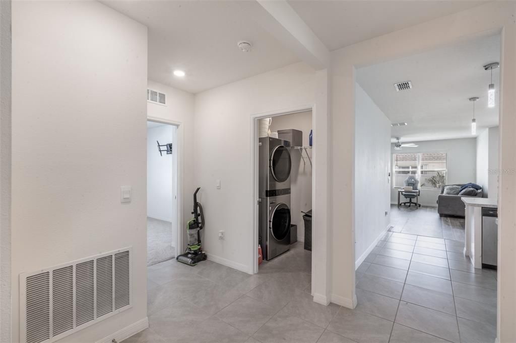 На продажу: $335,900 (4 спален, 2 ванн, 1872 Квадратных фут)