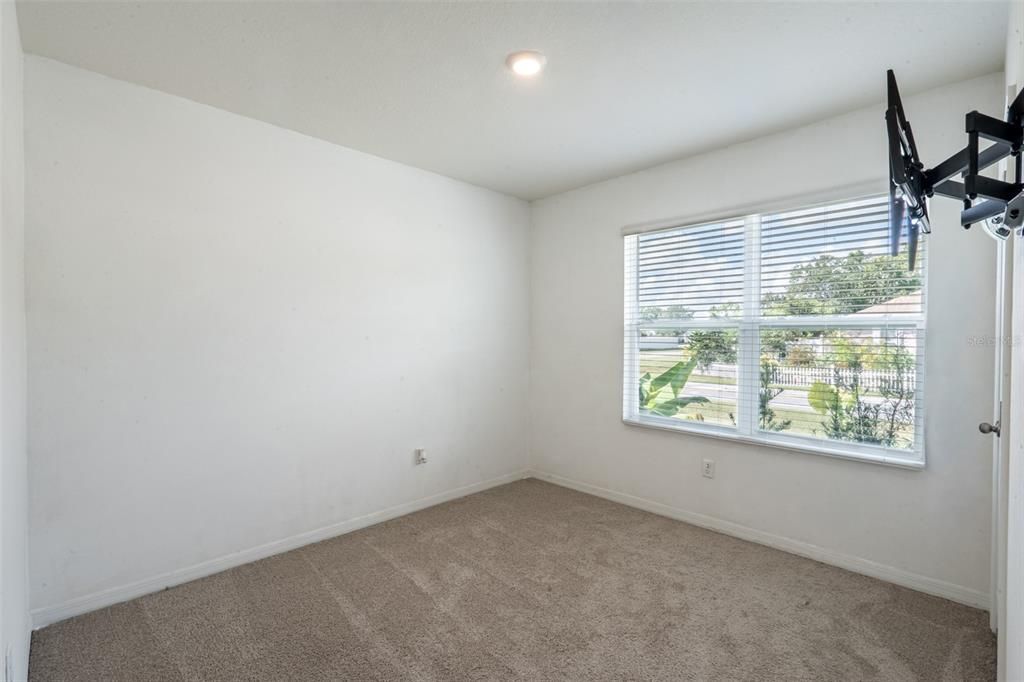 На продажу: $335,900 (4 спален, 2 ванн, 1872 Квадратных фут)