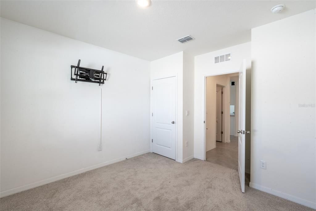 На продажу: $335,900 (4 спален, 2 ванн, 1872 Квадратных фут)