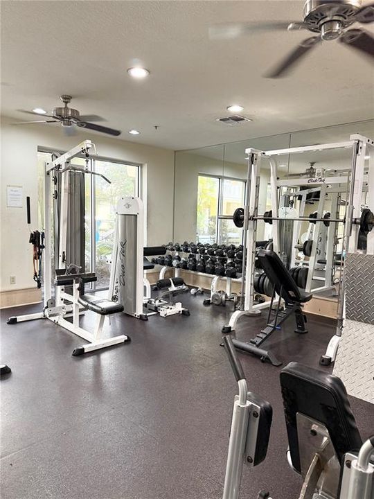 Active With Contract: $2,000 (2 beds, 2 baths, 993 Square Feet)