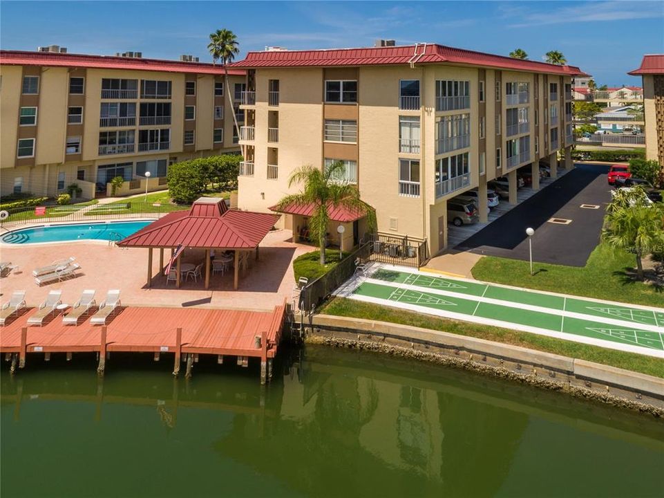 For Sale: $249,000 (2 beds, 2 baths, 1090 Square Feet)