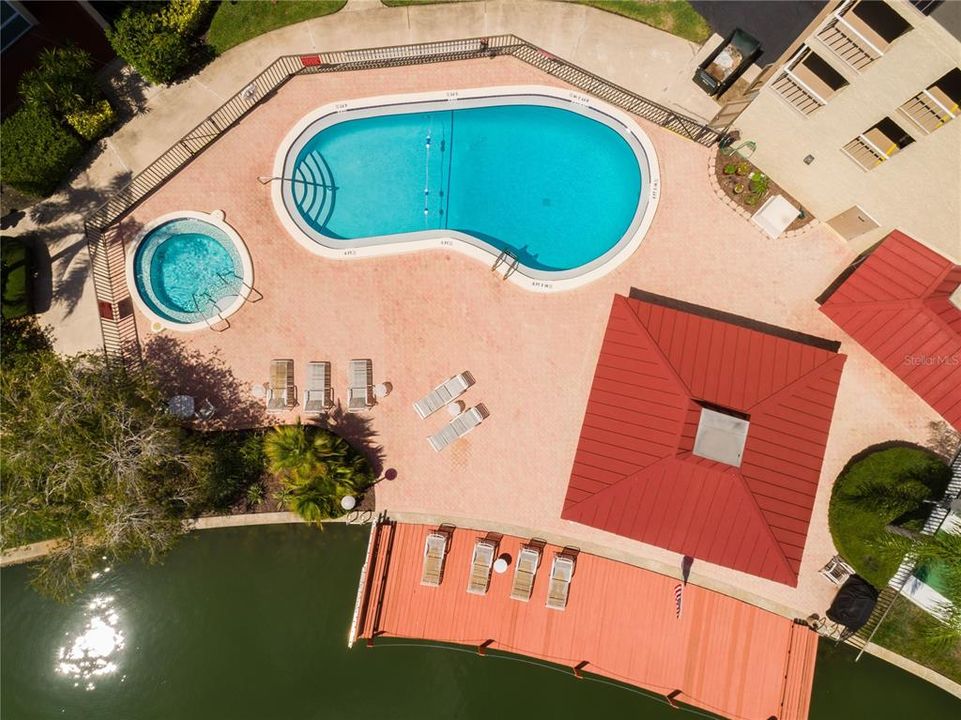 For Sale: $249,000 (2 beds, 2 baths, 1090 Square Feet)