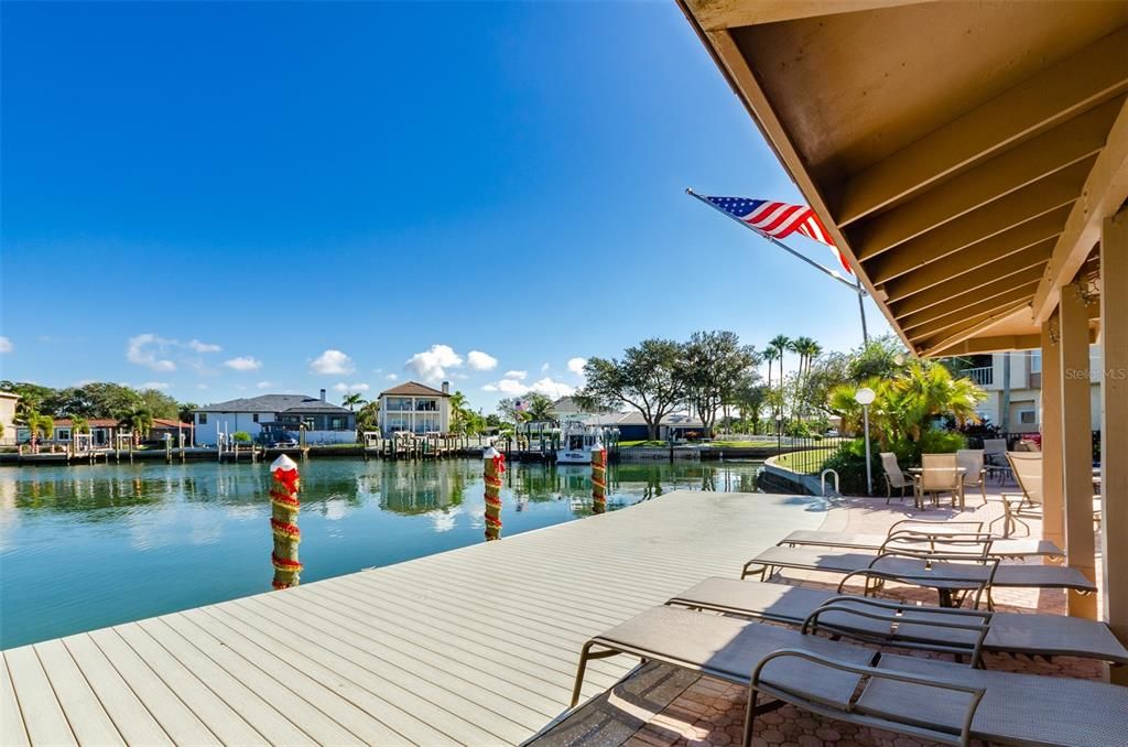 For Sale: $249,000 (2 beds, 2 baths, 1090 Square Feet)