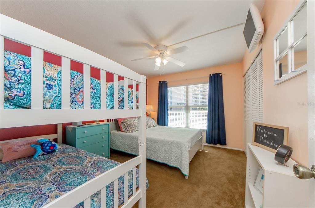 For Sale: $249,000 (2 beds, 2 baths, 1090 Square Feet)