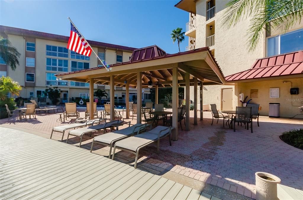 For Sale: $249,000 (2 beds, 2 baths, 1090 Square Feet)