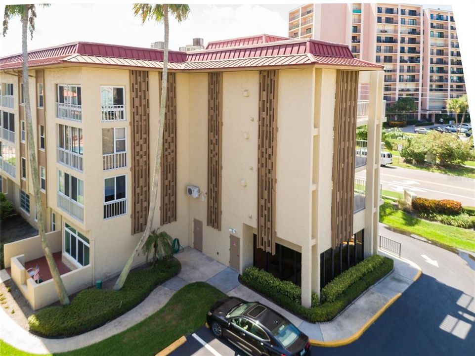 For Sale: $249,000 (2 beds, 2 baths, 1090 Square Feet)